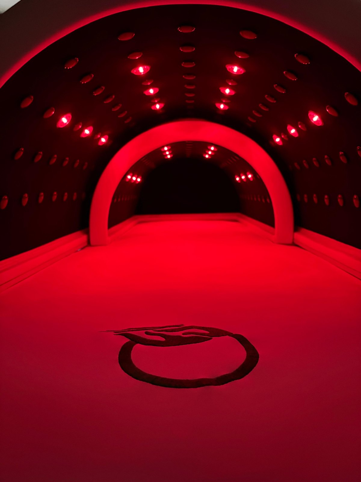 Luce rossa a 660 nanometri della sauna giapponese scelta dai centri di Verona